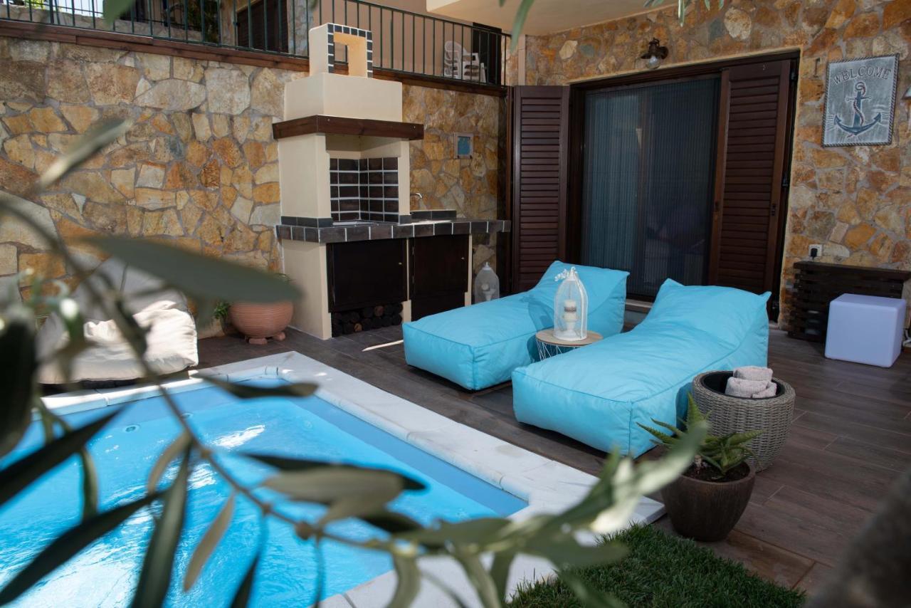 Dandy Villas Nea Roda - Melodic Waves - Private - Pool - Parking - Cellar מראה חיצוני תמונה