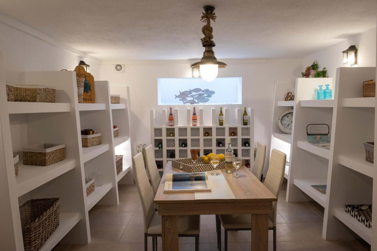Dandy Villas Nea Roda - Melodic Waves - Private - Pool - Parking - Cellar מראה חיצוני תמונה