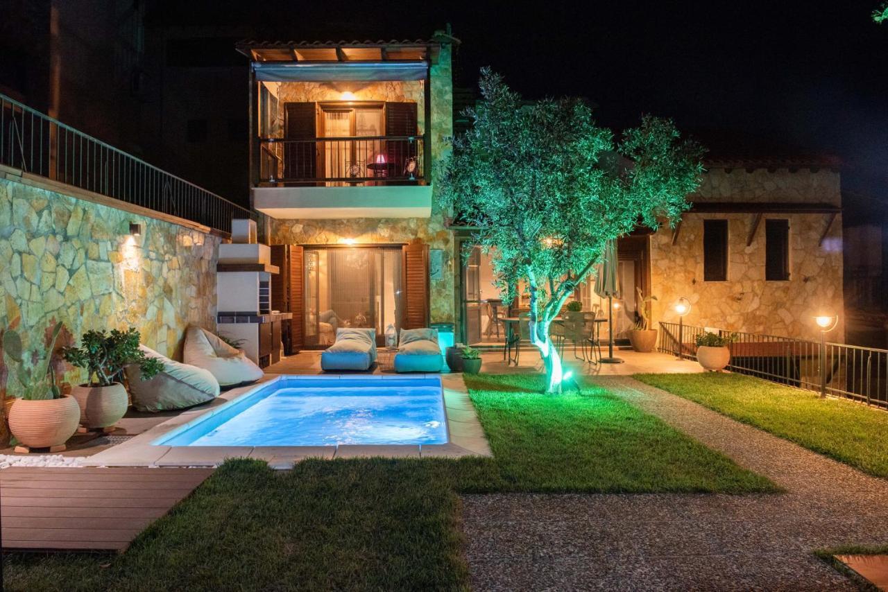 Dandy Villas Nea Roda - Melodic Waves - Private - Pool - Parking - Cellar מראה חיצוני תמונה
