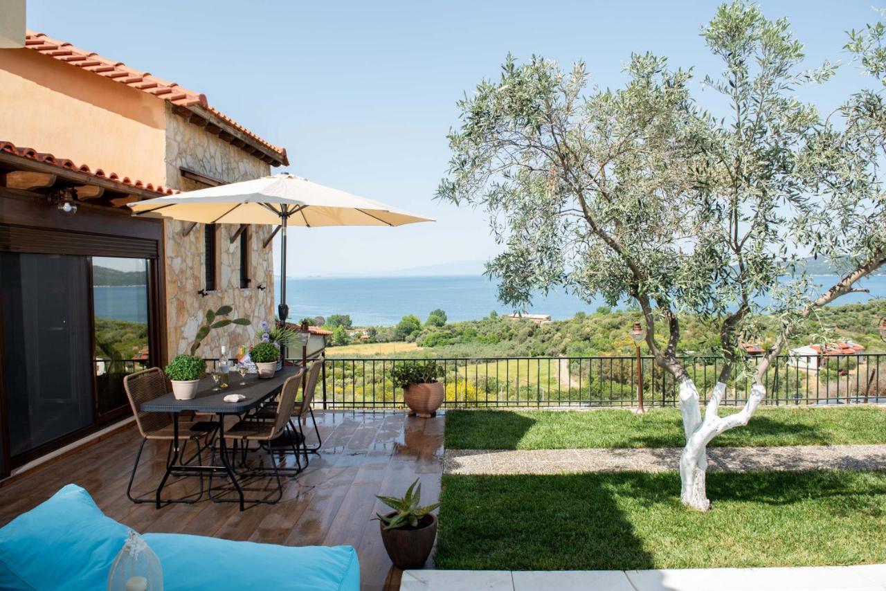 Dandy Villas Nea Roda - Melodic Waves - Private - Pool - Parking - Cellar מראה חיצוני תמונה