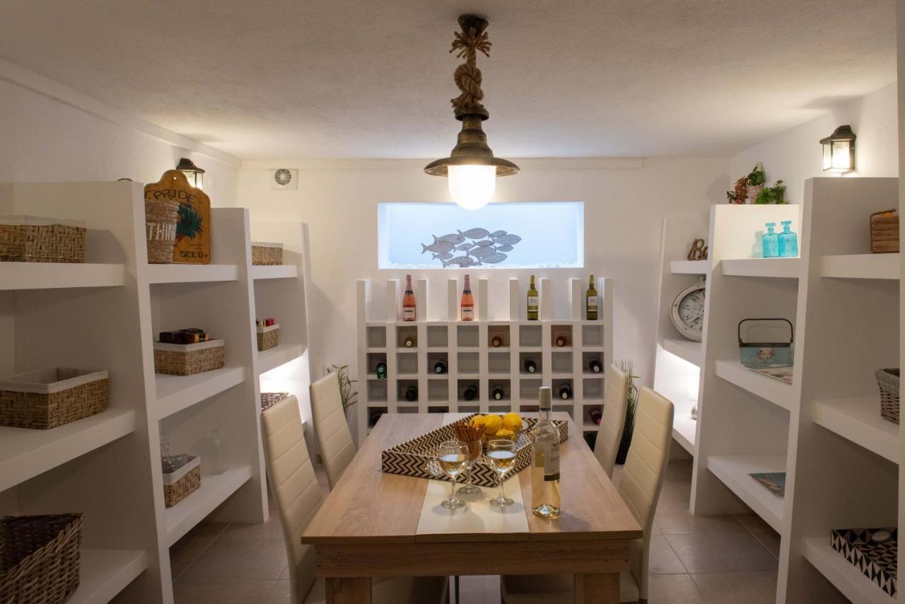 Dandy Villas Nea Roda - Melodic Waves - Private - Pool - Parking - Cellar מראה חיצוני תמונה
