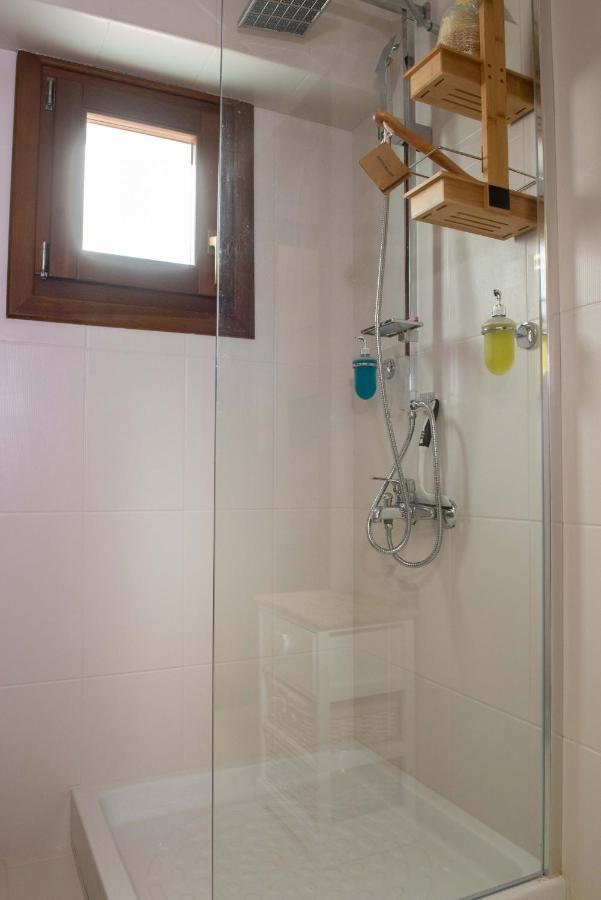 Dandy Villas Nea Roda - Melodic Waves - Private - Pool - Parking - Cellar מראה חיצוני תמונה