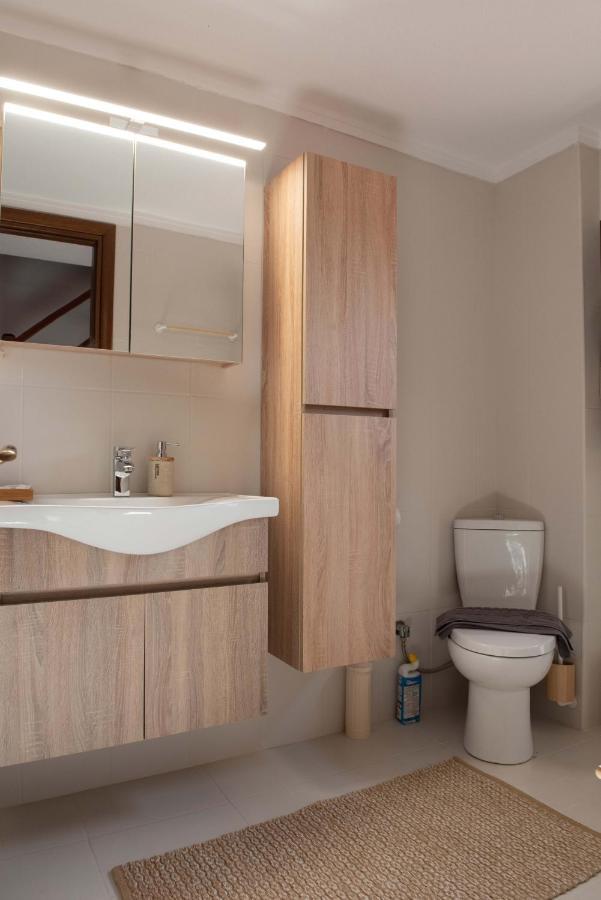 Dandy Villas Nea Roda - Melodic Waves - Private - Pool - Parking - Cellar מראה חיצוני תמונה