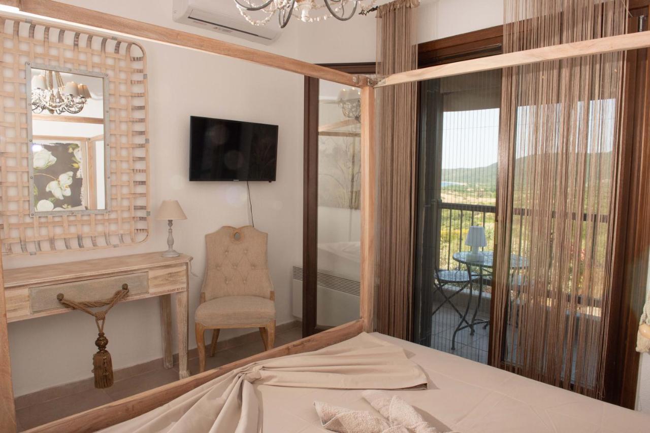 Dandy Villas Nea Roda - Melodic Waves - Private - Pool - Parking - Cellar מראה חיצוני תמונה