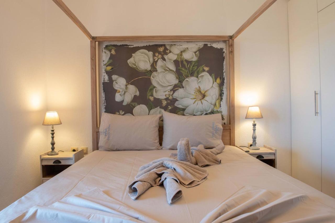 Dandy Villas Nea Roda - Melodic Waves - Private - Pool - Parking - Cellar מראה חיצוני תמונה